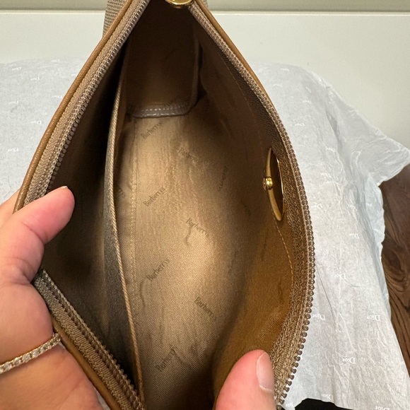 Burberrys Vintage Clutch Bag - Picture 9 of 11